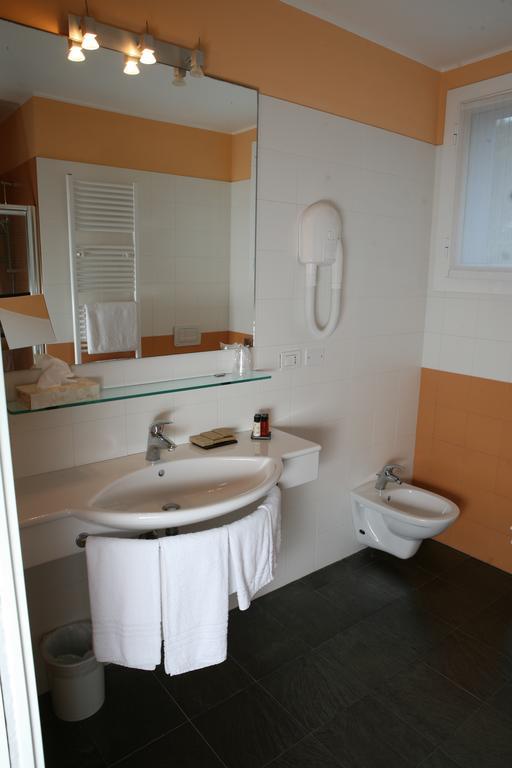 Hotel Michelangelo มิลาโน แมริตทิมา ภายนอก รูปภาพ