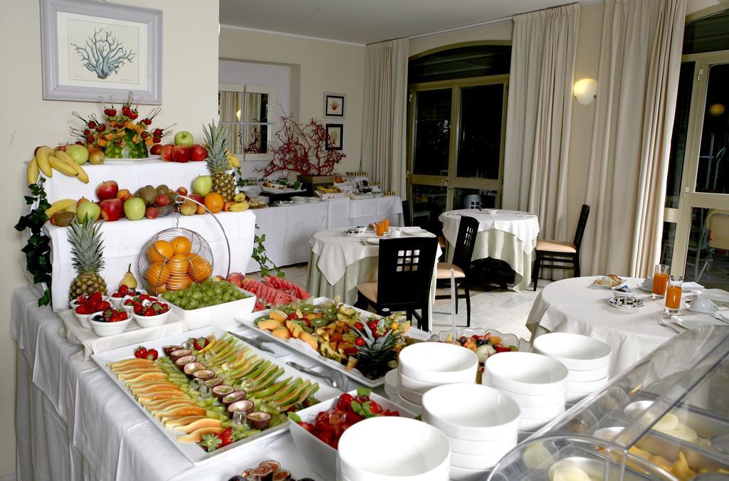 Hotel Michelangelo มิลาโน แมริตทิมา ภายนอก รูปภาพ